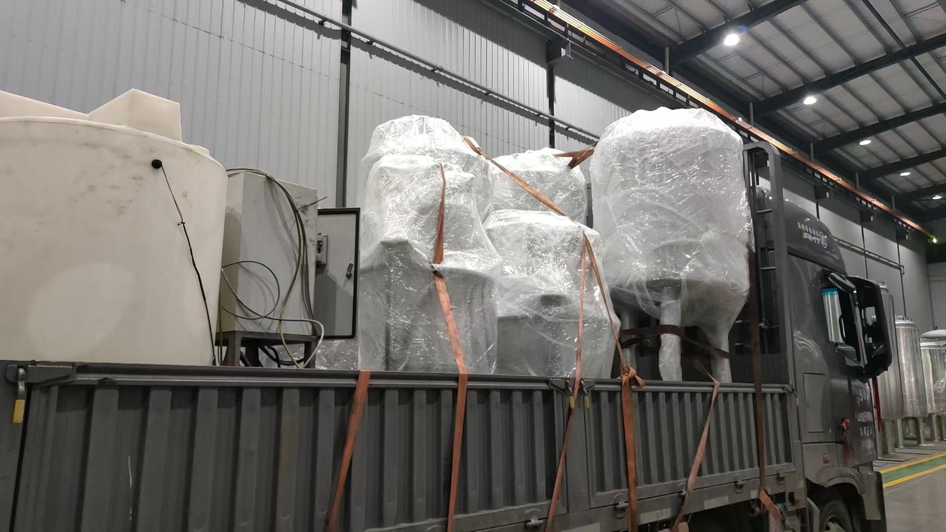 笃舜发往南京凯贤齐鲁项目设备